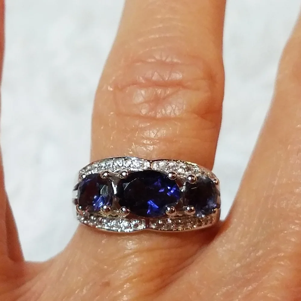 IOLITE AND DIAMOND RING - Picture 5 of 8